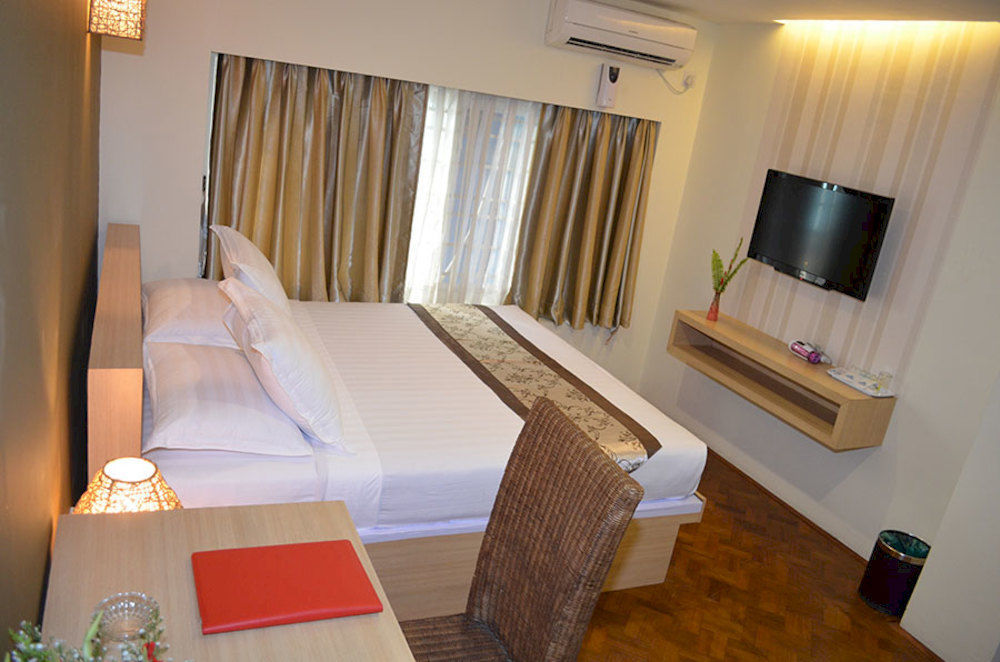 Business Alliance Hotel Yangon Exterior photo
